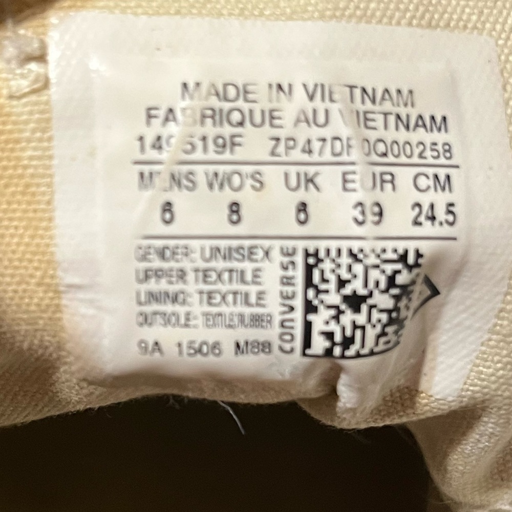**SOLD** Sweet Violet Converse (8) - Picture 4 of 4
